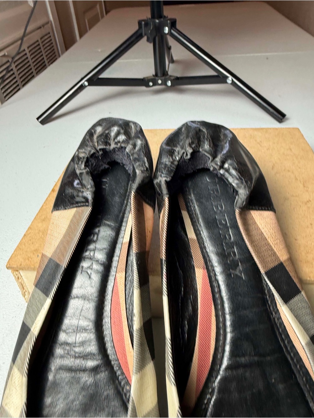 Burberry London Classic Tan Tartan Novacheck Black Cap Toe Ballet Flat Sz 39 / 9 - Picture 15 of 15